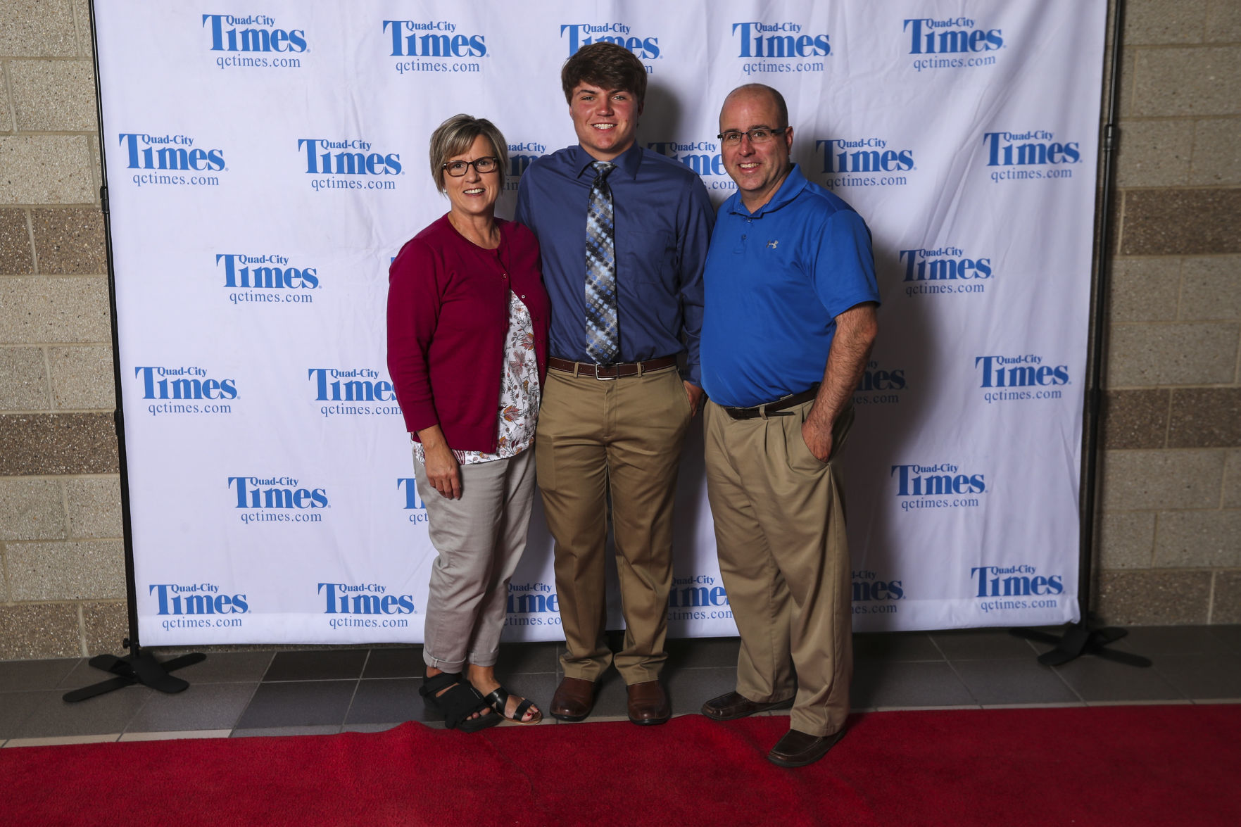 051518-salute-to-academics-red-carpet-043